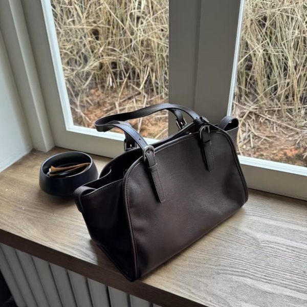 Vintage-style large-capacity handbag