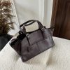 Vintage-style large-capacity handbag