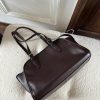 Vintage-style large-capacity handbag