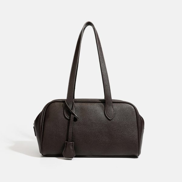Versatile, high-capacity handbag suitable for commuting